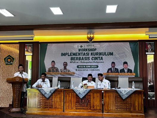 Plh kemenag ajak guru mengajar dengan cinta