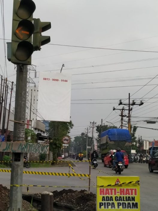 Rambu simpang pancurawis tak sesuai standar