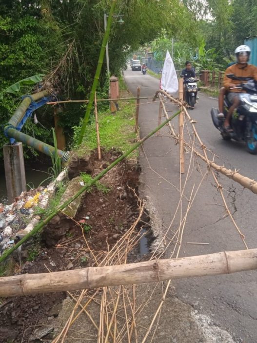 Ruas klapasawit–kedungwuluh terancam amblas