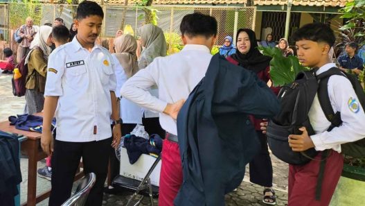 Sekolah favorit masih jadi pilihan