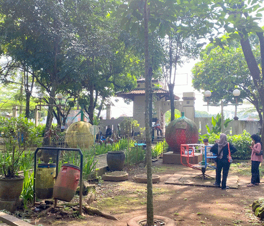 Taman kota hanya ramai saat libur dan akhir pekan