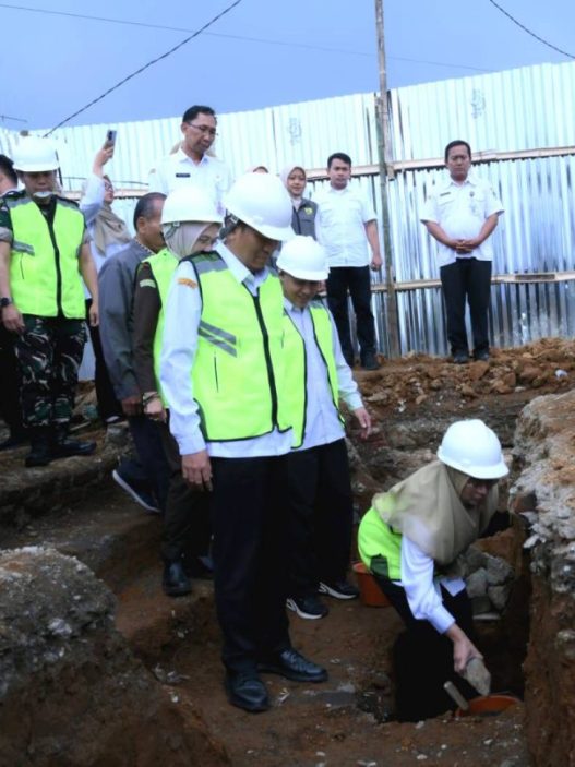 Usai terbakar setahun lalu, pasar karangkobar kembali dibangun