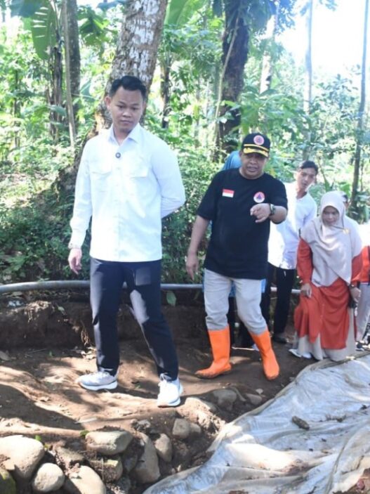16 rumah terdampak tanah bergerak terima bantuan