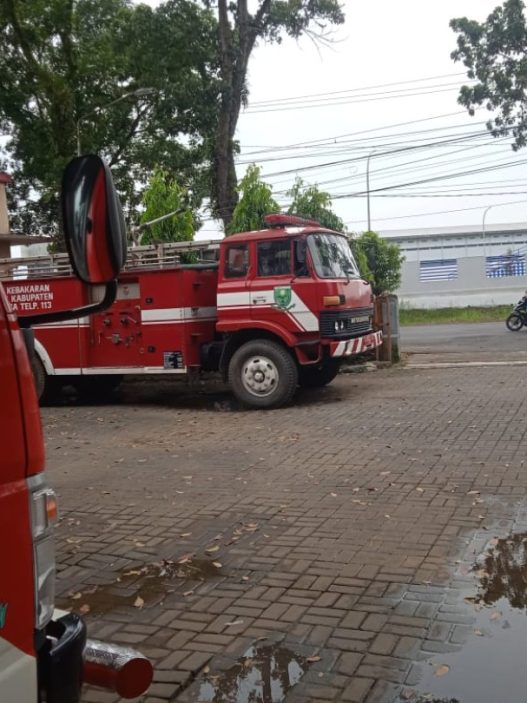 Armada damkar masih "nunut" garasi
