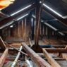 Atap rumah warga batur terbakar