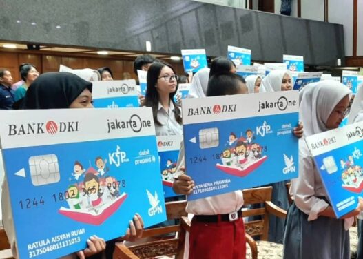 Bantuan pendidikan kjp plus bagi siswa sd hingga sma smk di dki jakarta