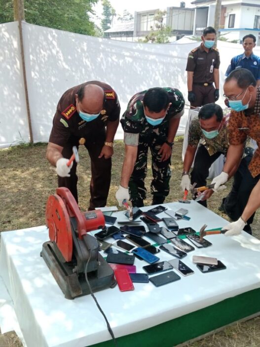 Barang bukti dari 154 kasus dimusnahkan