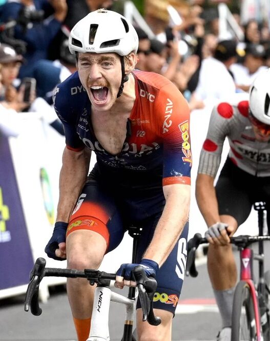 Bettles menang dramatis di etape 3