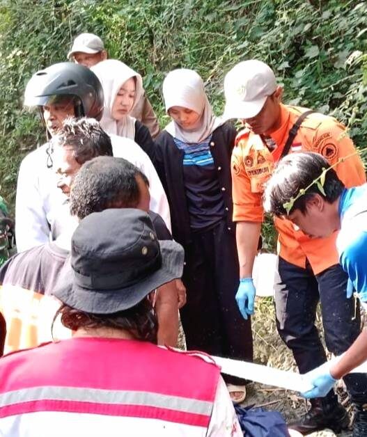 Cari spot foto gadis asal madukara banjarnegara tenggelam