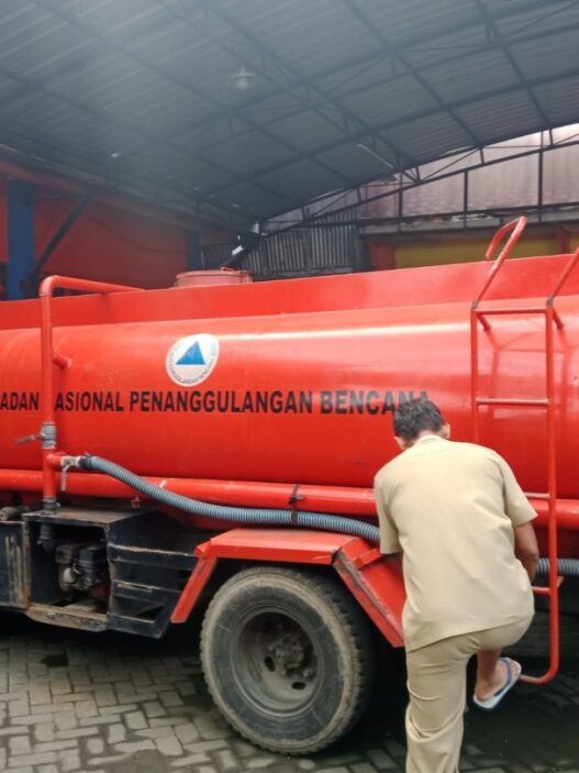 Distribusi air bersih ditunda