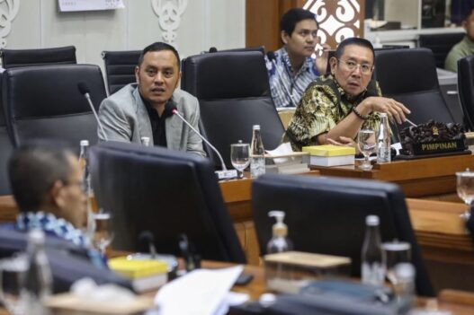 Dpr desak revisi uu perbukuan