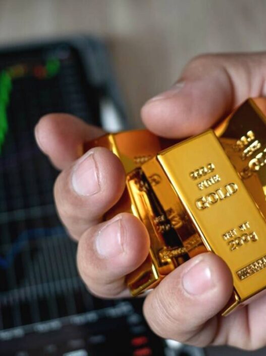 Harga emas dunia melonjak lebih dari 1% dan mencatatkan level tertinggi dalam lima pekan terakhir