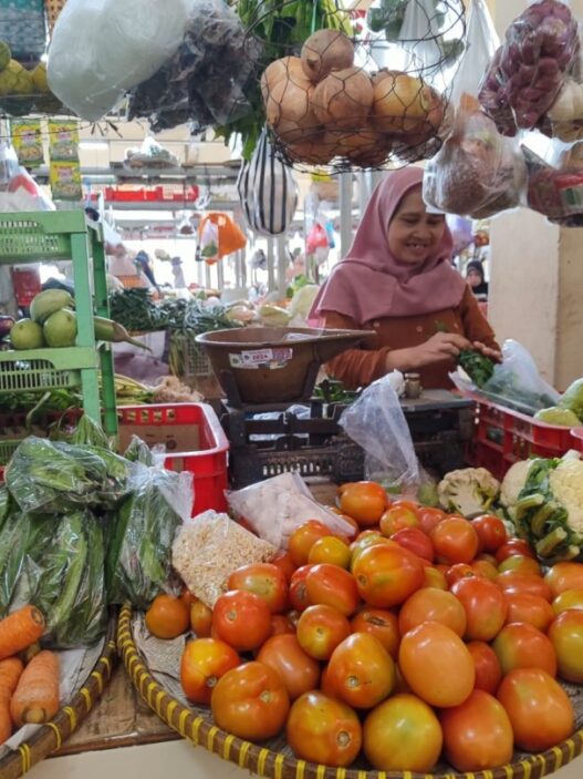 Harga tomat tembus rp30 ribu per kilo