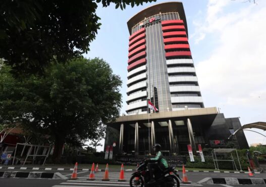 Icw kritik rkuhap lemahkan kpk