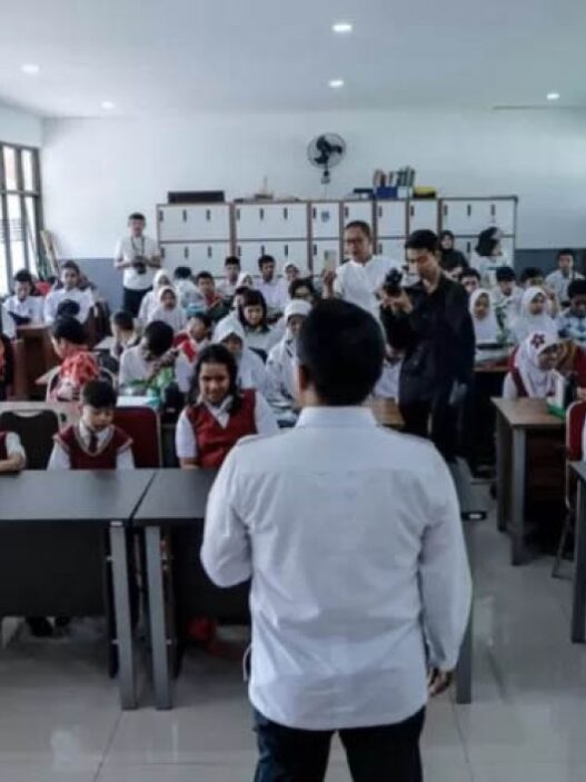 Jam sekolah di jabar lebih pagi