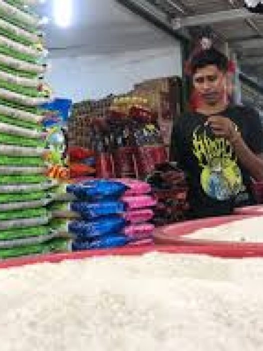 Juni, harga beras makin mahal