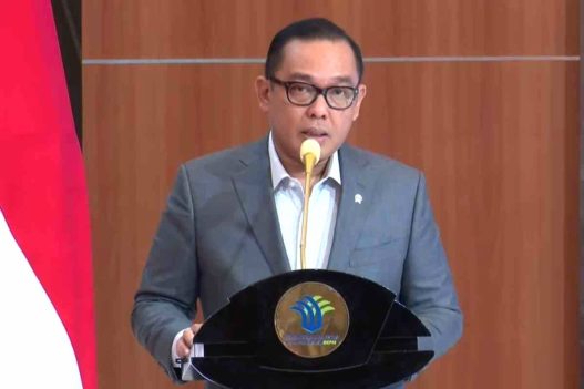 Kementerian investasi dan hilirisasibkpm saat ini tengah merevisi tiga regulasi pelaksana dari peraturan pemerintah (pp) nomor 5 tahun 2021