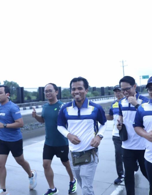 Para peserta program SebusePro 2025 wajib menuntaskan tantangan dari 4 kegiatan olahraga yang dipilih, yakni Happy Run, Happy Walking, Happy Fitness, & Kebugaran Jasmani selama 18 minggu.