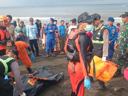 Kmp tunu pratama jaya tenggelam