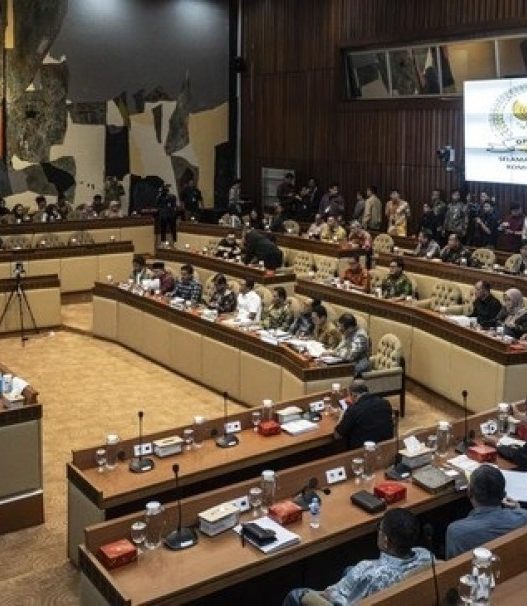 Komisi ii dpr pasrah tunggu arahan
