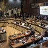 Komisi ii dpr pasrah tunggu arahan
