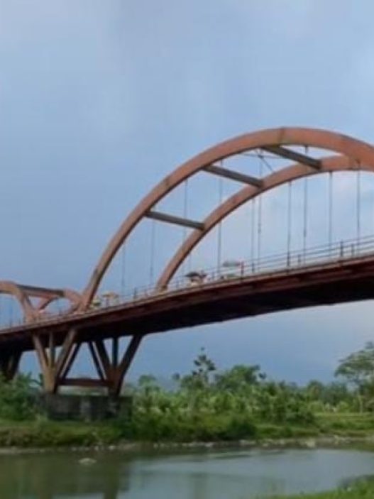 Lima terdakwa kasus korupsi jembatan merah dituntut hukuman penjara bervariasi dari 5,5 tahun hingga 12,5 tahun