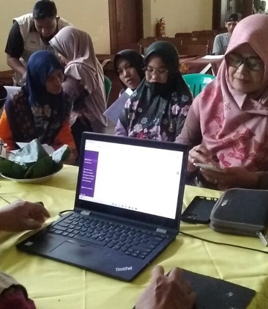 Masih banyak yang tak punya "smartphone"