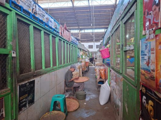 Pasar gede cilacap sepi