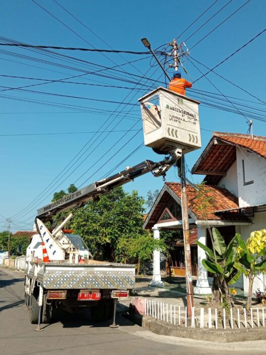 Pembangunan pju gandeng pihak ketiga