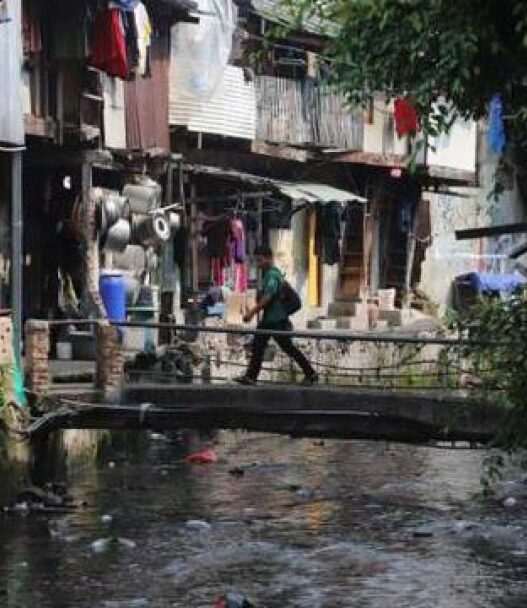 Penduduk miskin capai 23,85 juta