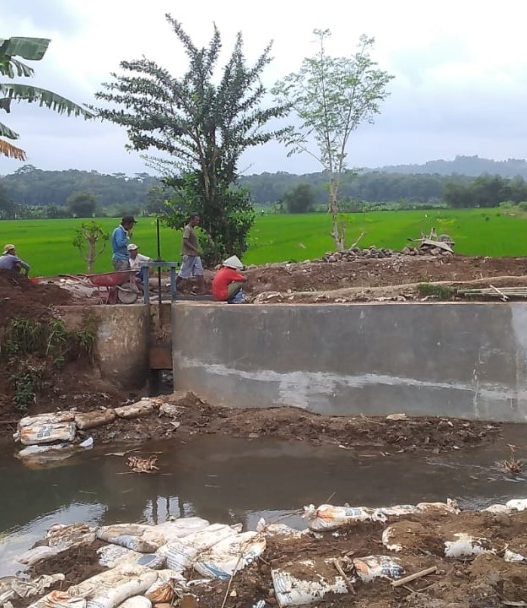 Rehab bendung dikebut