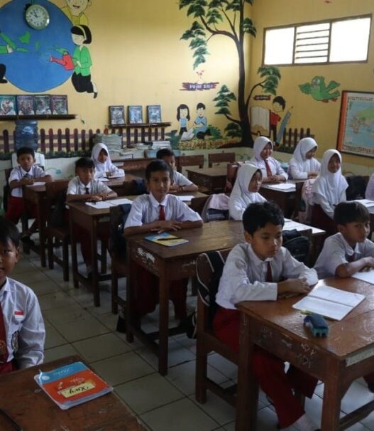Sinyal positis lima hari sekolah