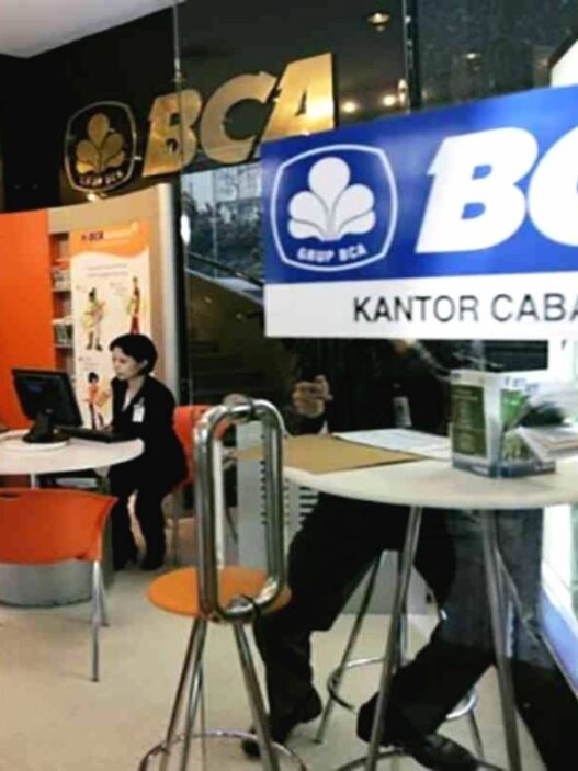 Skema pinjaman lunak kur bca 2025 yang bisa langsung cair hingga rp100 juta tanpa jaminan, dengan suku bunga ringan hanya 1 persen per bulan.