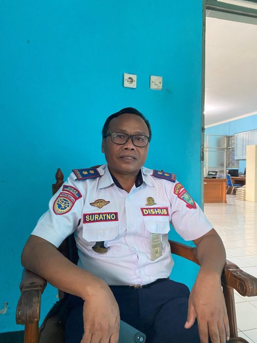Transportasi umum kian sepi