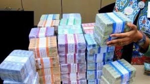 Uang beredar tembus rp 9.597,7 triliun