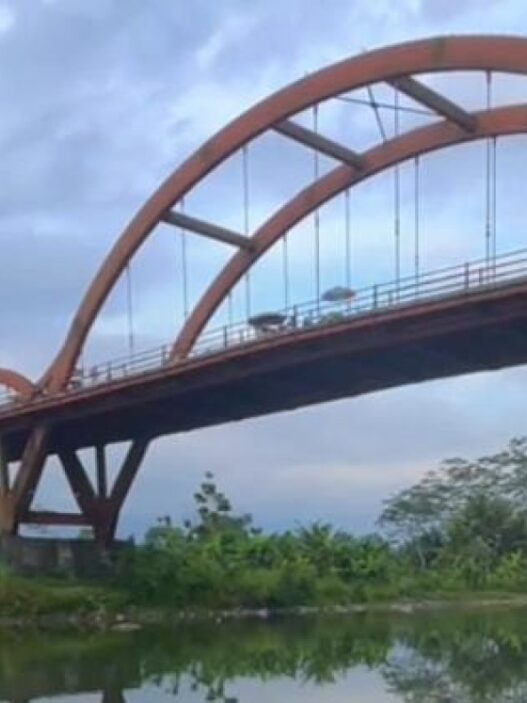 Vonis kasus dugaan korupsi jembatan merah ditunda