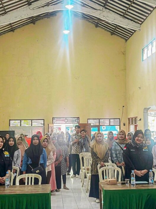 Warga desa pringtutul dapat sosialisasi hukum
