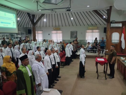 30 pejabat fungsional diambil sumpah