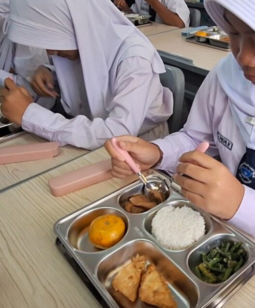 32 siswa sd sukabumi keracunan