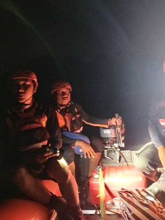 Anak perempuan tenggelam di sungai serayu