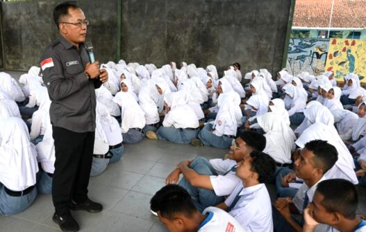 Bangun kesadaran politik di kalangan pelajar