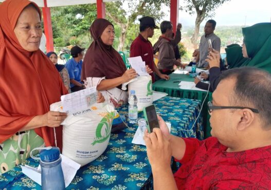Bantuan beras 20 kg disalurkan secara bertahap mulai awal bulan agustus 2025
