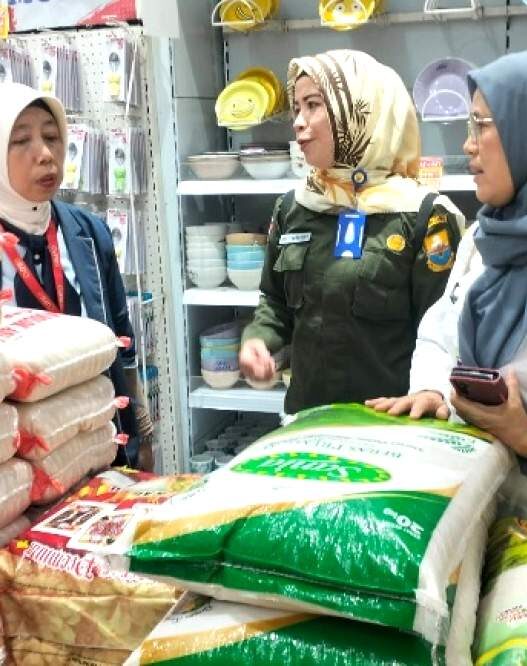 Beras premium langka di minimarket