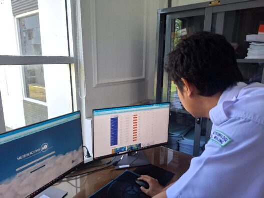 Bmkg pasang radar cuaca di jeruklegi