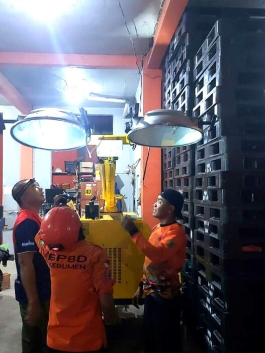 Bpbd terima bantuan genset dan light tower dari bnpb
