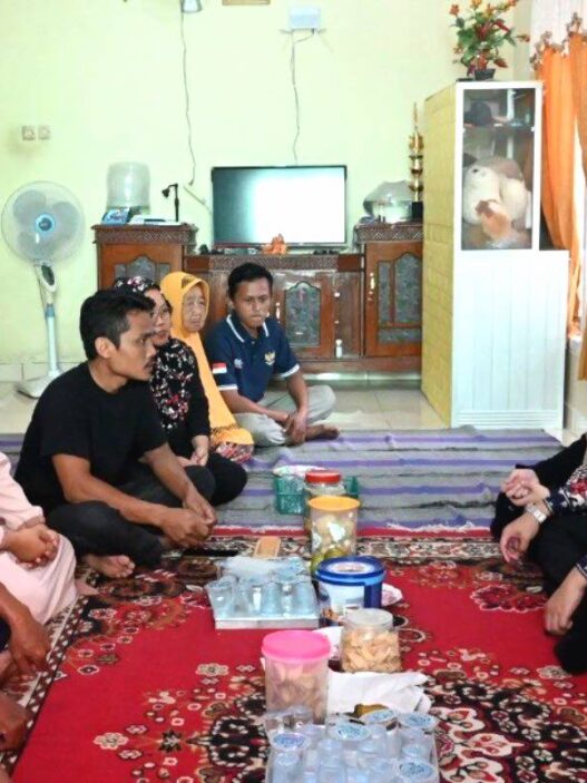 Bupati purbalingga kunjungi rumah keluarga korban banjir sungai klawing