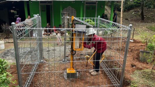 Empat ews dipasang