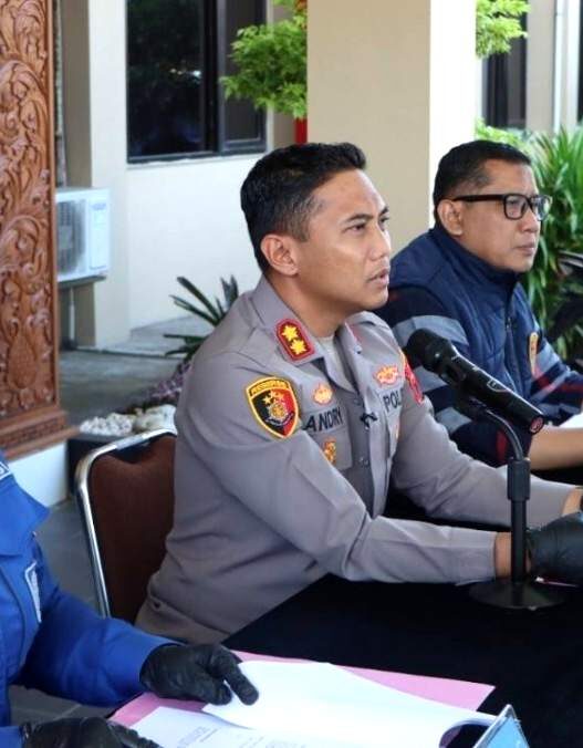 Gadaikan motor curian via facebook