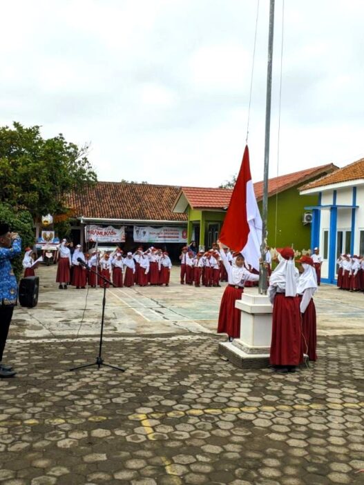 Gaji guru honorer dari dana bos reguler