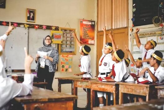 Guru non asn yang belum memiliki sertifikat pendidik akan mendapatkan insentif rp2,1 juta